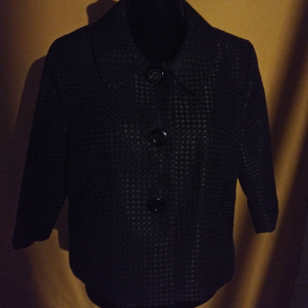 Women's crop blazer size med.